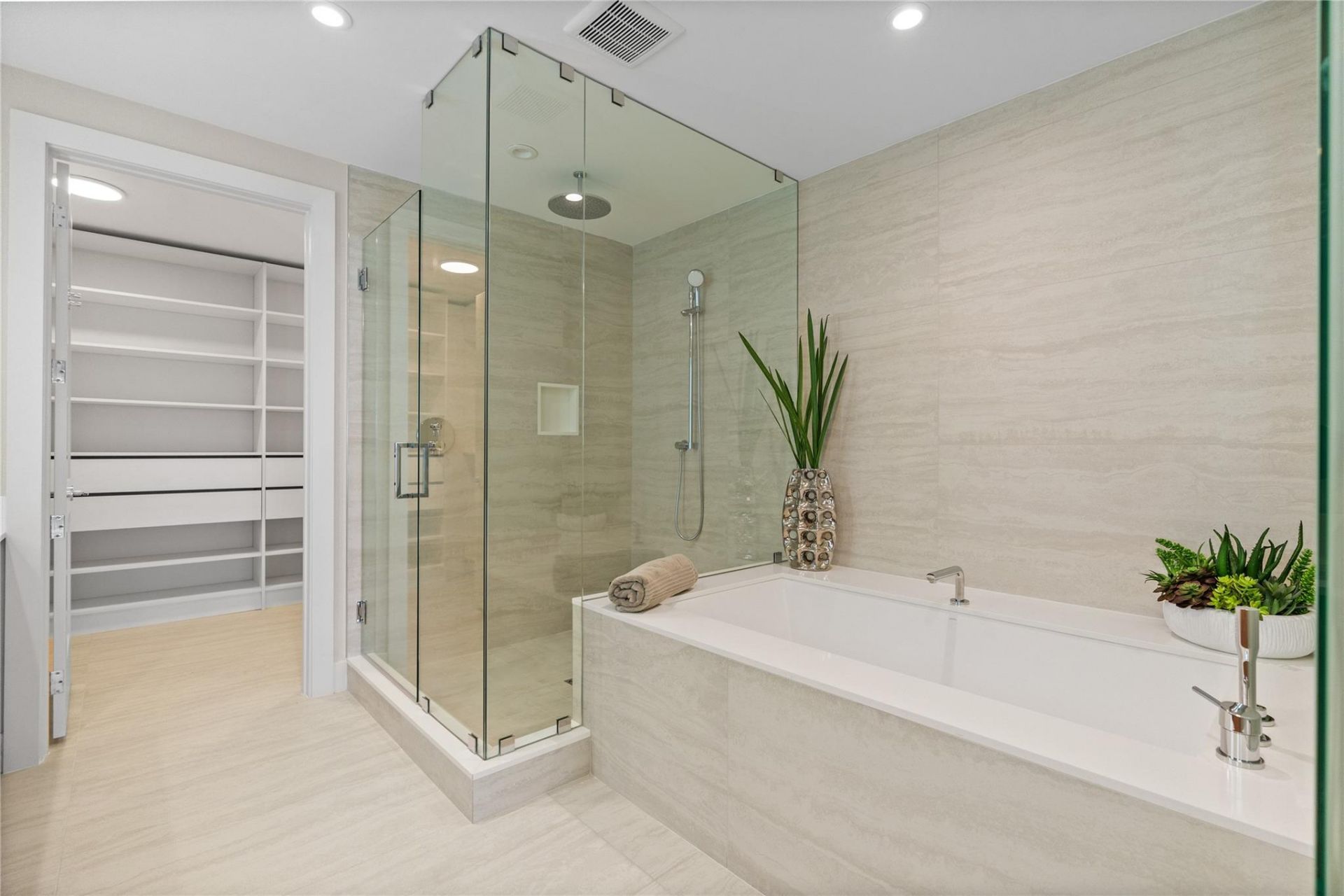 153 N Seabreeze Boulevard, Unit S-1501, Fort Lauderdale, FL 33304 Photo