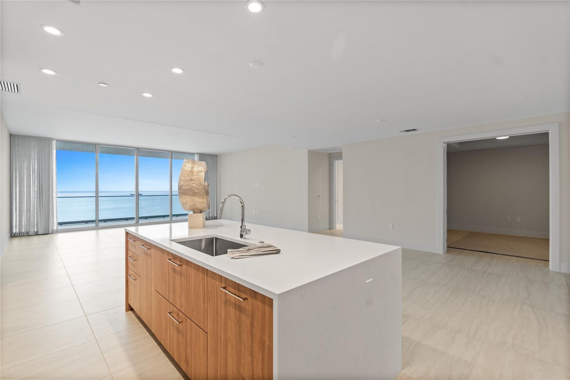 153 N Seabreeze Boulevard, Unit S-1501, Fort Lauderdale, FL 33304 Photo