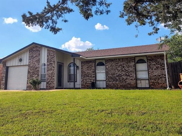 617 Meadow Lane, Frederick, OK 73542