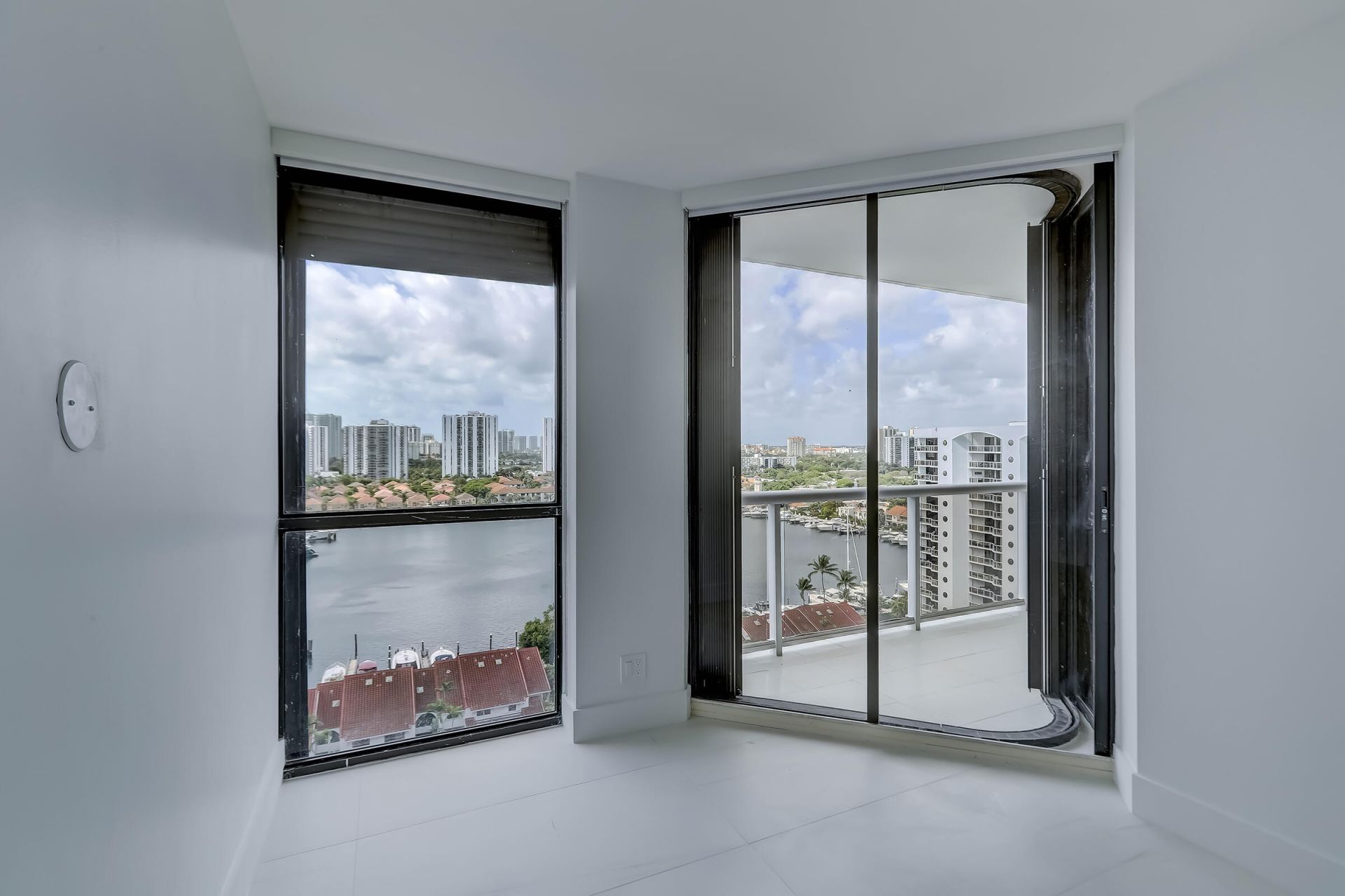 3640 Yacht Club Drive, Unit 1507, Aventura, FL 33180 Photo