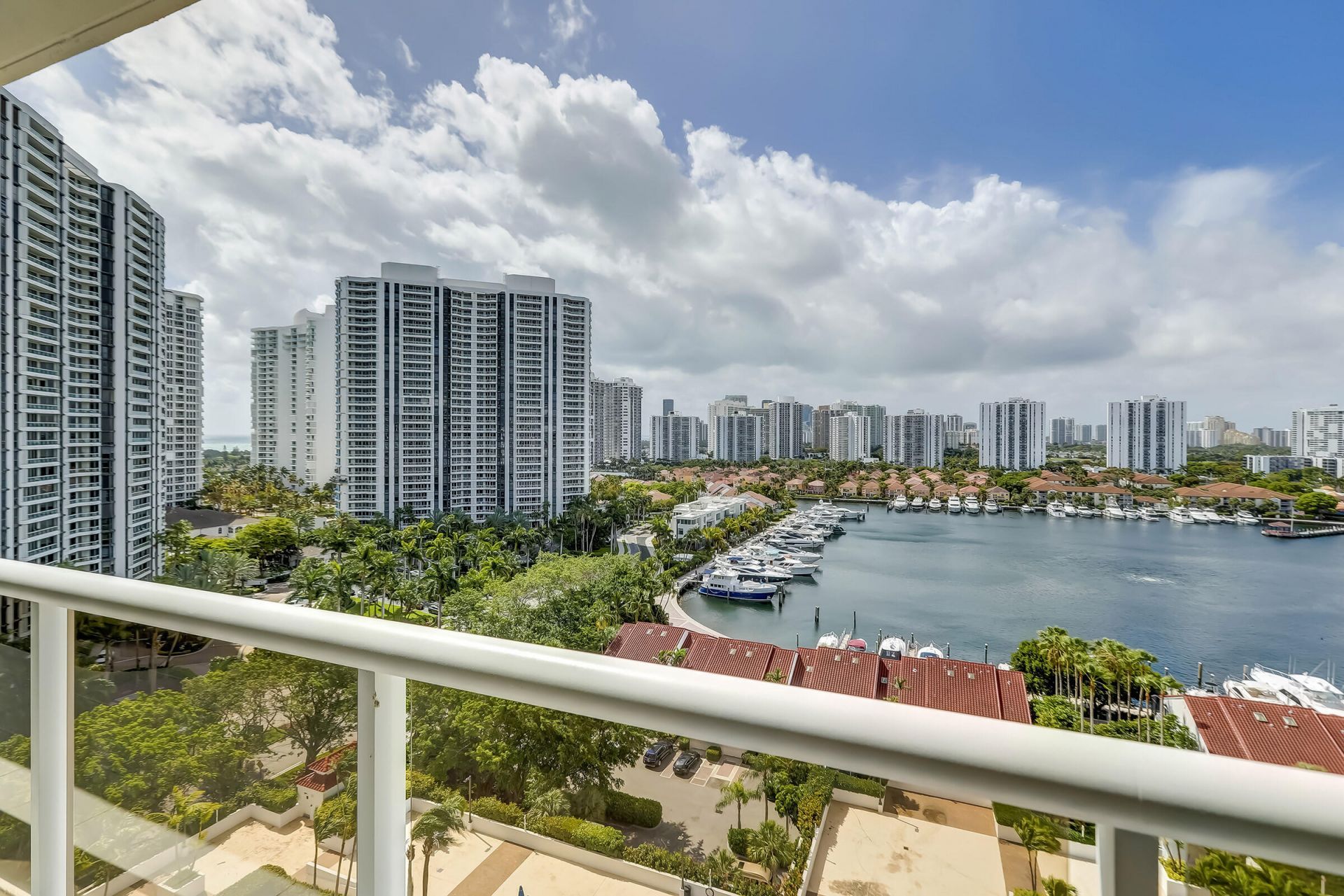 3640 Yacht Club Drive, Unit 1507, Aventura, FL 33180 Photo