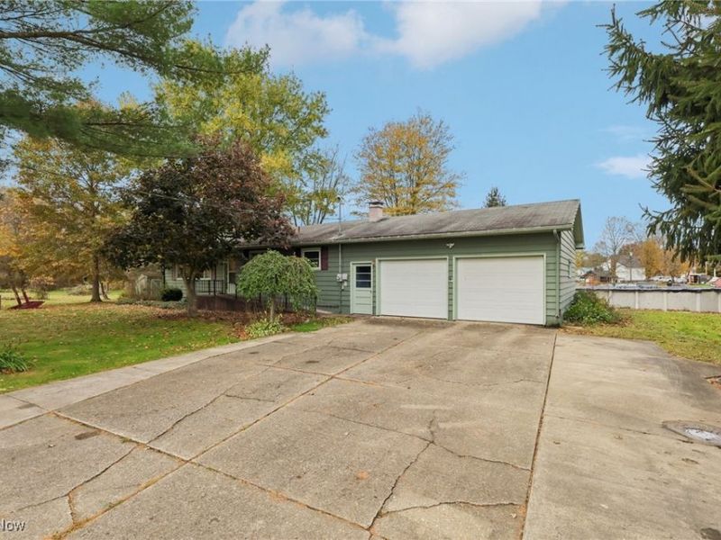 6681 Lakeview Drive, Kinsman, OH 44428 Photo 2