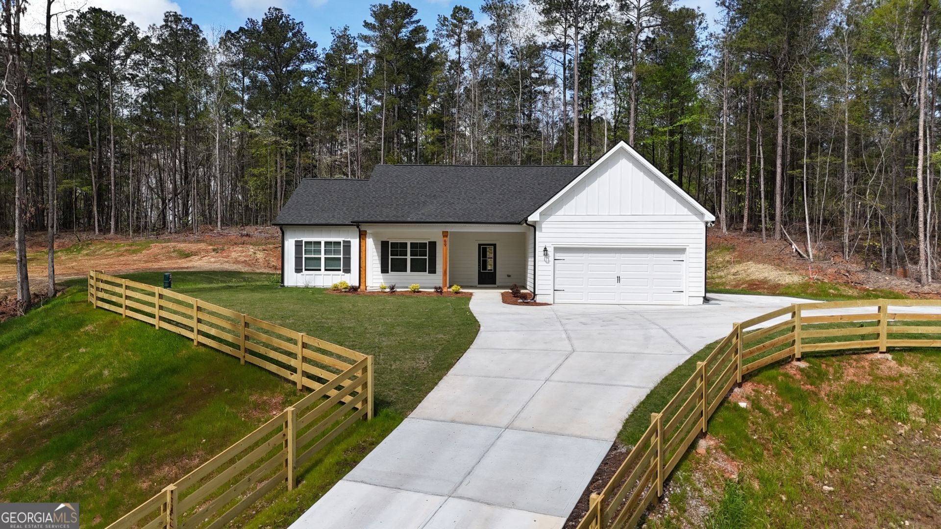 69 Derring Circle, Newnan, GA 30263 Main Photo