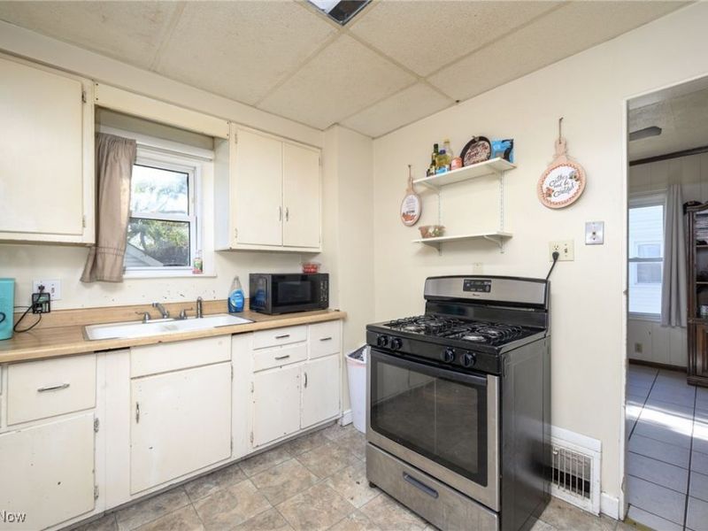 1174 Kohler Ave, Akron, OH 44314 Photo 3