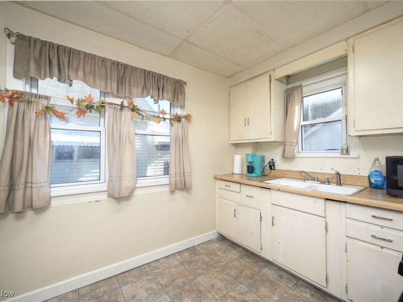 1174 Kohler Ave, Akron, OH 44314 Photo 9