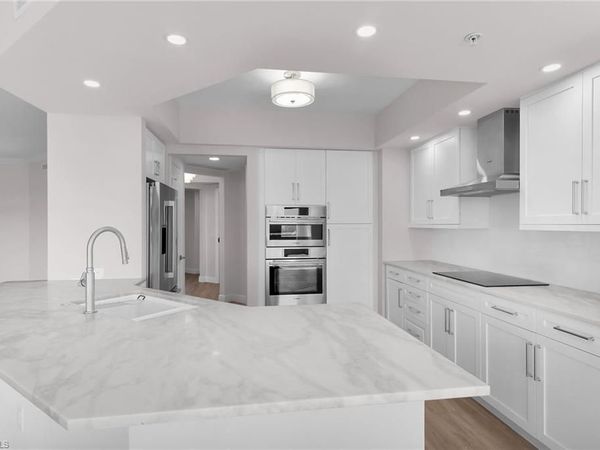 1060 Borghese LN, Unit 803, NAPLES, FL 34114