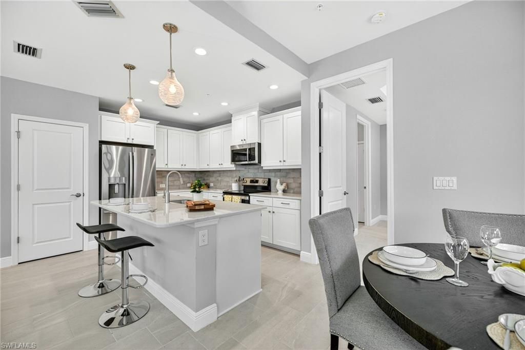2554 Seychelles Dr, Unit 904, Naples, FL 34112 Photo