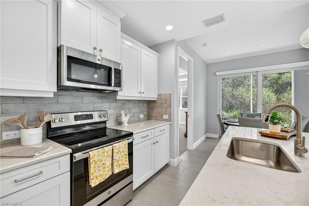 2554 Seychelles Dr, Unit 904, Naples, FL 34112 Photo