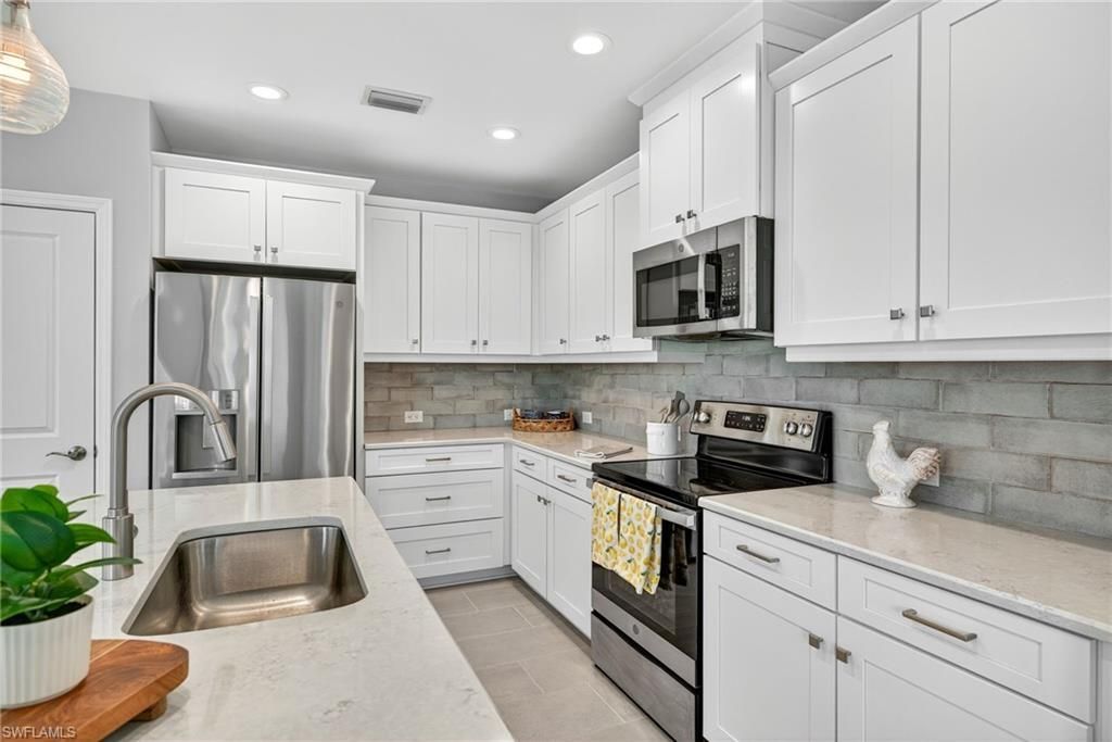 2554 Seychelles Dr, Unit 904, Naples, FL 34112 Photo