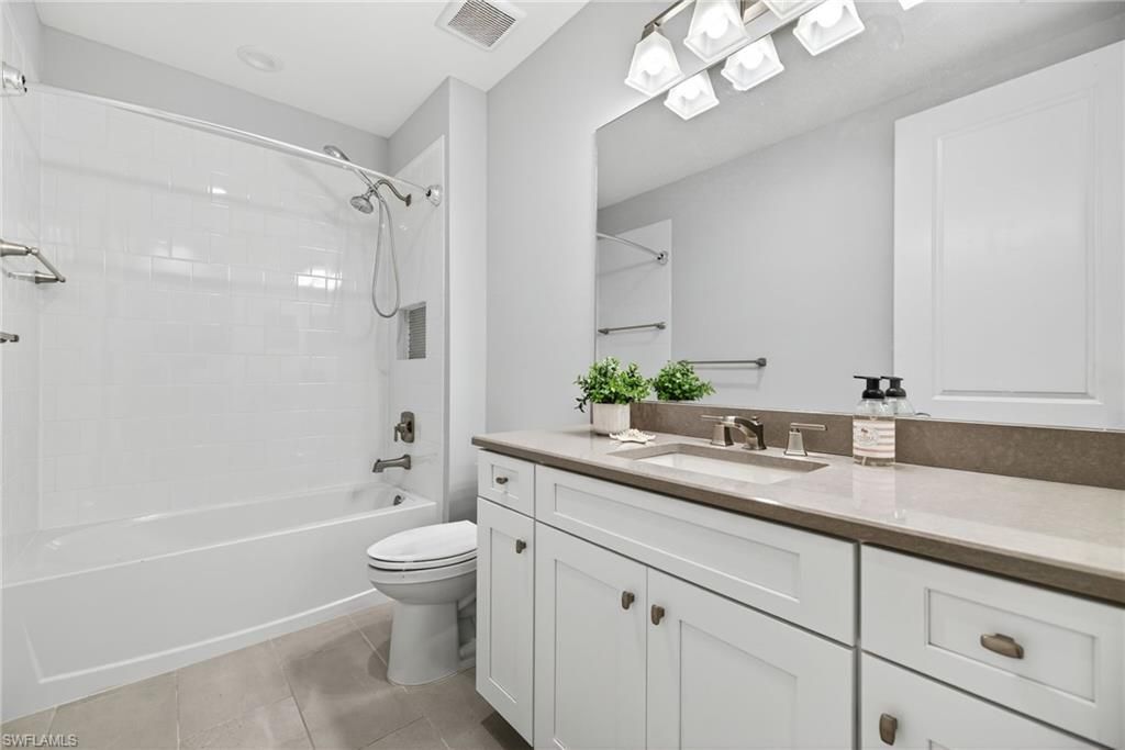 2554 Seychelles Dr, Unit 904, Naples, FL 34112 Photo