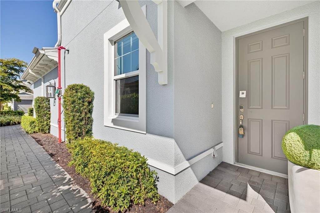 2554 Seychelles Dr, Unit 904, Naples, FL 34112 Photo