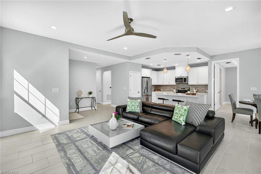 2554 Seychelles Dr, Unit 904, Naples, FL 34112 Photo