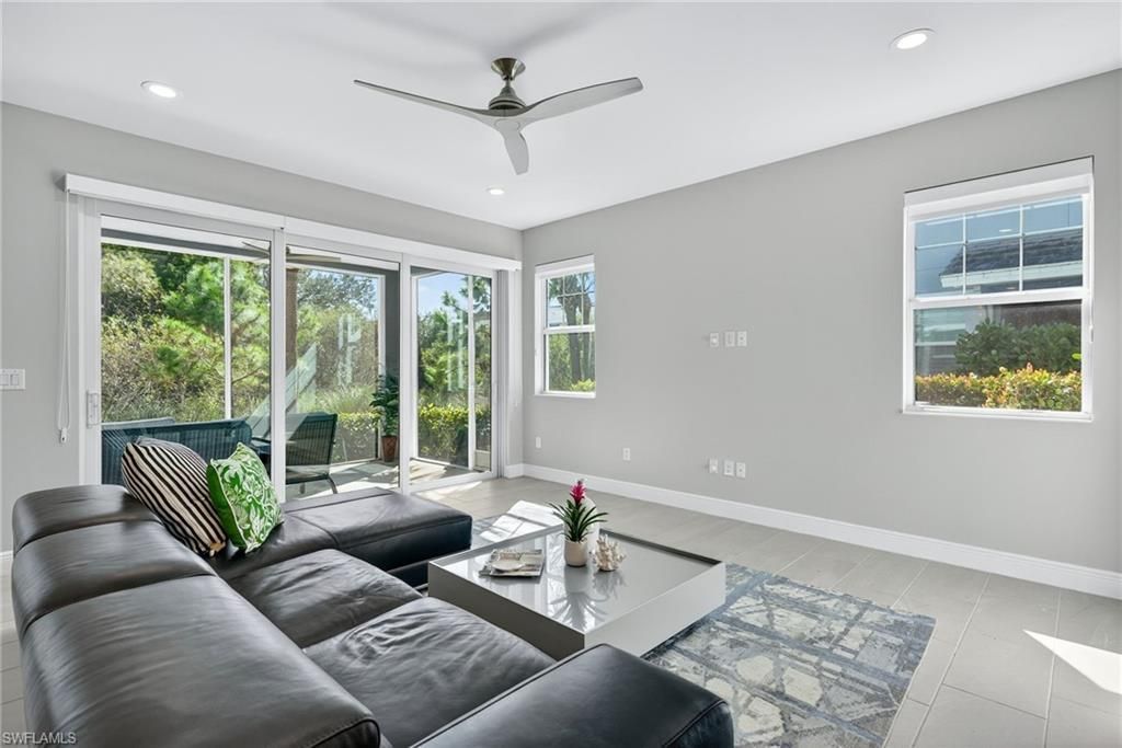 2554 Seychelles Dr, Unit 904, Naples, FL 34112 Photo
