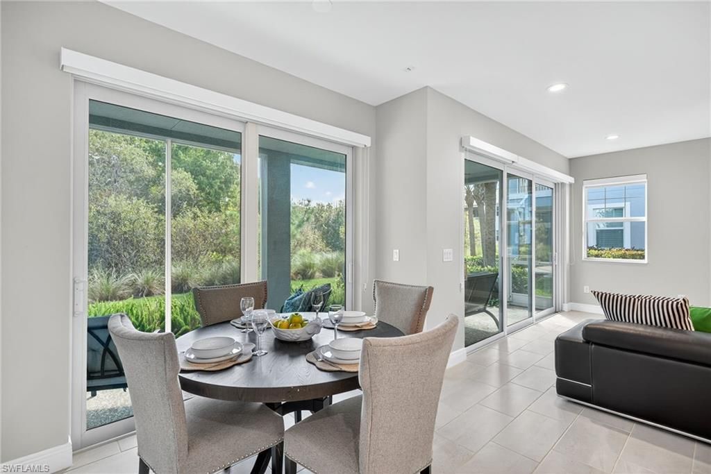 2554 Seychelles Dr, Unit 904, Naples, FL 34112 Photo