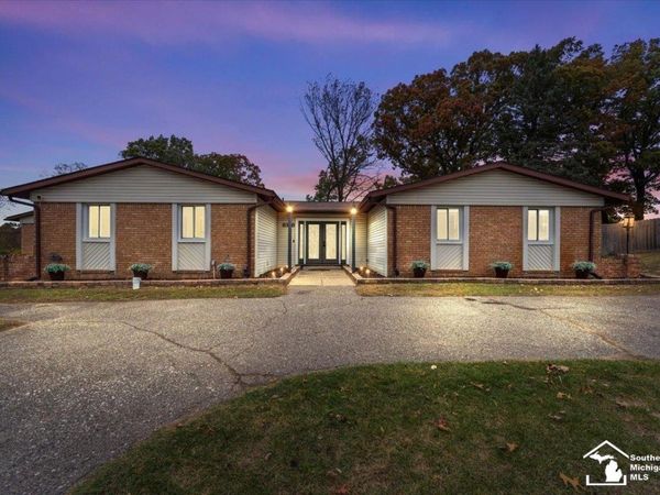 8118 Rene Drive, White Lake, MI 48386