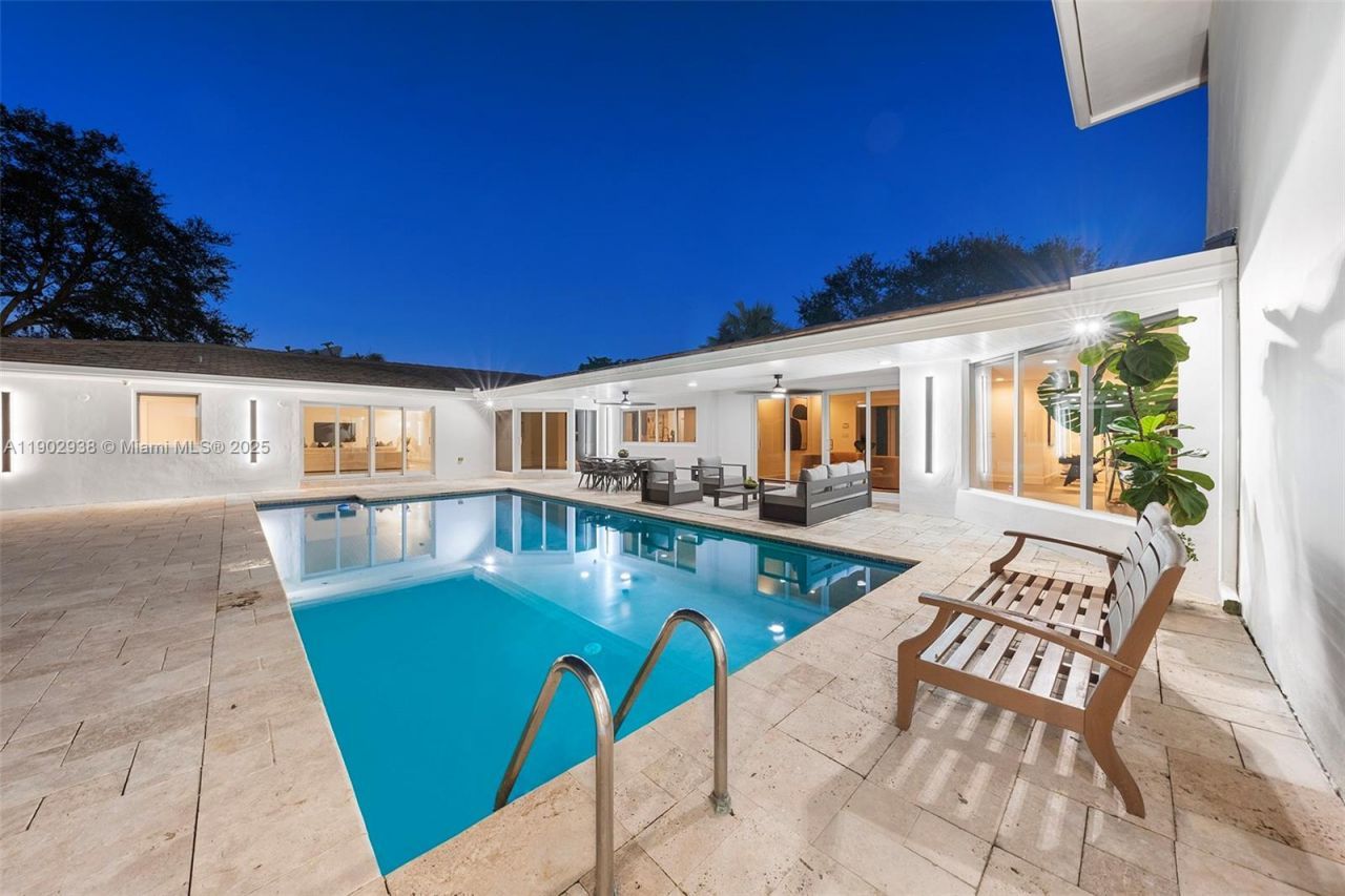 13150 SW 69th Ave, Pinecrest, FL 33156 Photo