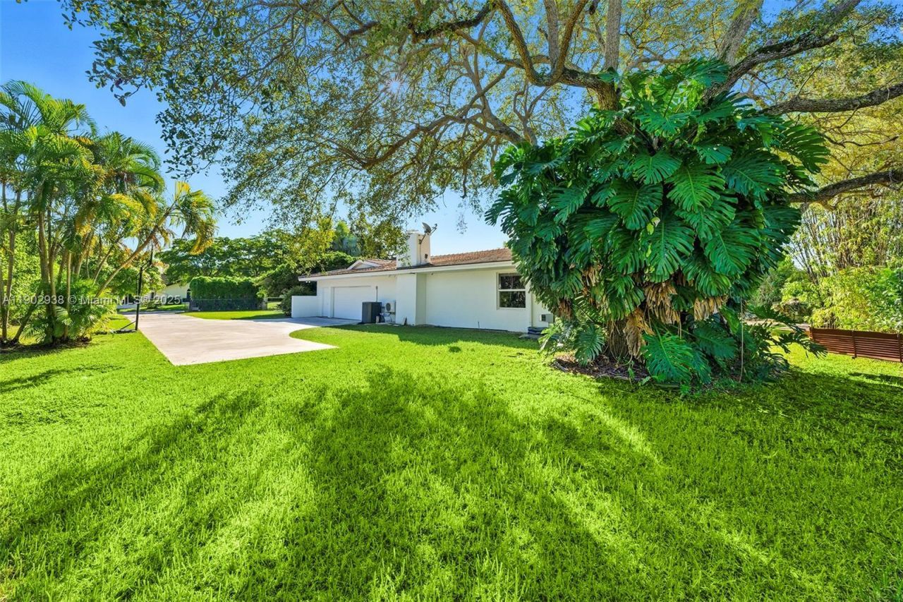 13150 SW 69th Ave, Pinecrest, FL 33156 Photo