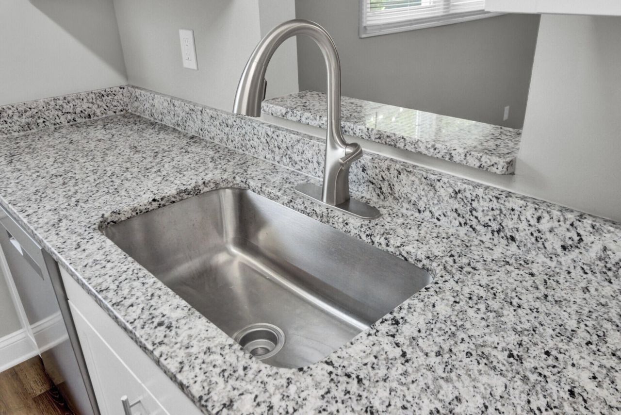 5821 Robinhood Drive Photo 11