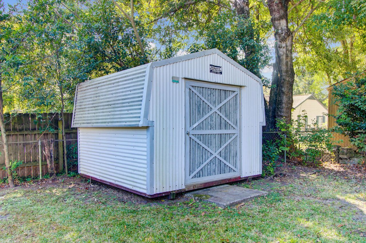 5821 Robinhood Drive Photo 32