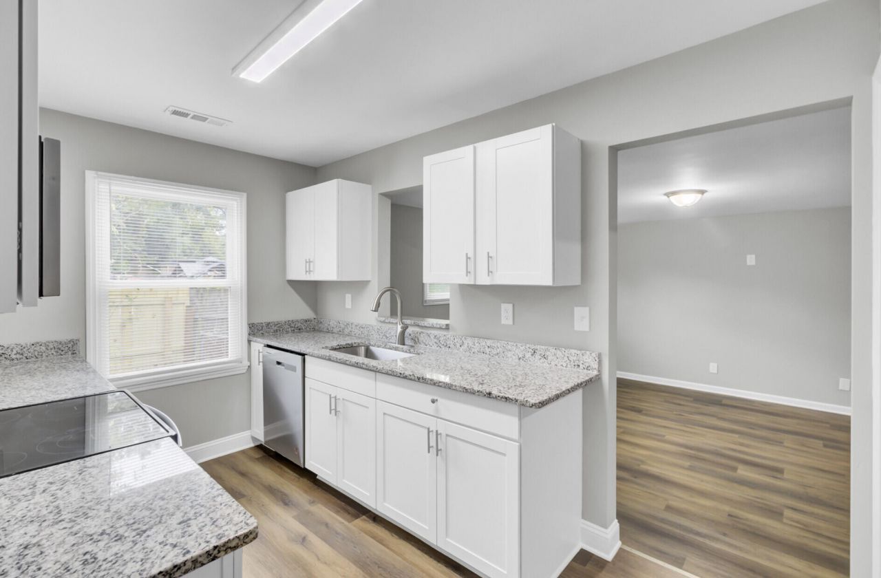 5821 Robinhood Drive Photo 7