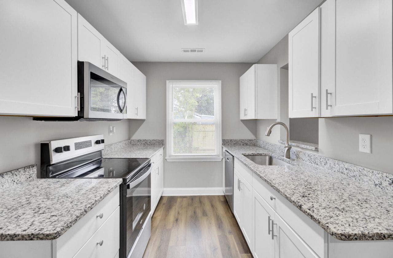 5821 Robinhood Drive Photo 8