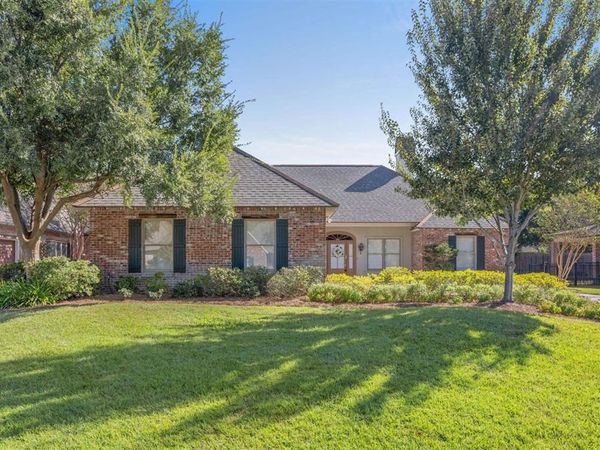 4881 Pine Valley Way, Lake Charles, LA 70605