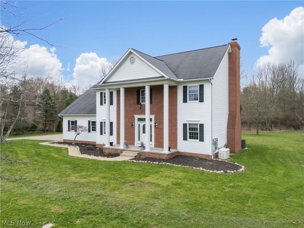 2390 Auberry Drive, Akron, OH 44312