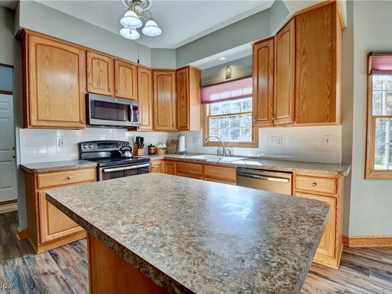 2390 Auberry Drive, Akron, OH 44312 Photo 13