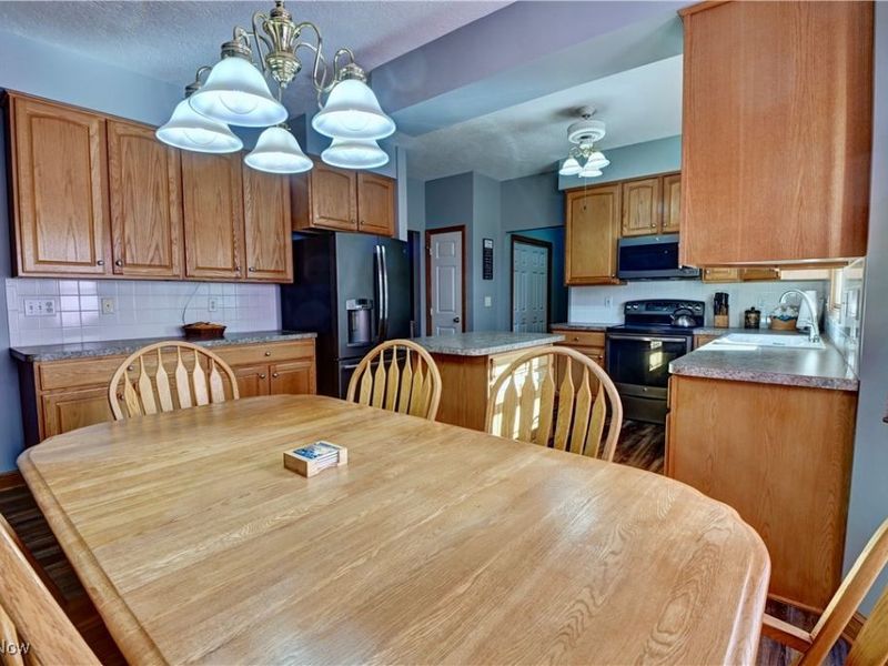 2390 Auberry Drive, Akron, OH 44312 Photo 14