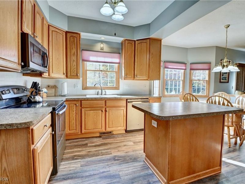 2390 Auberry Drive, Akron, OH 44312 Photo 15