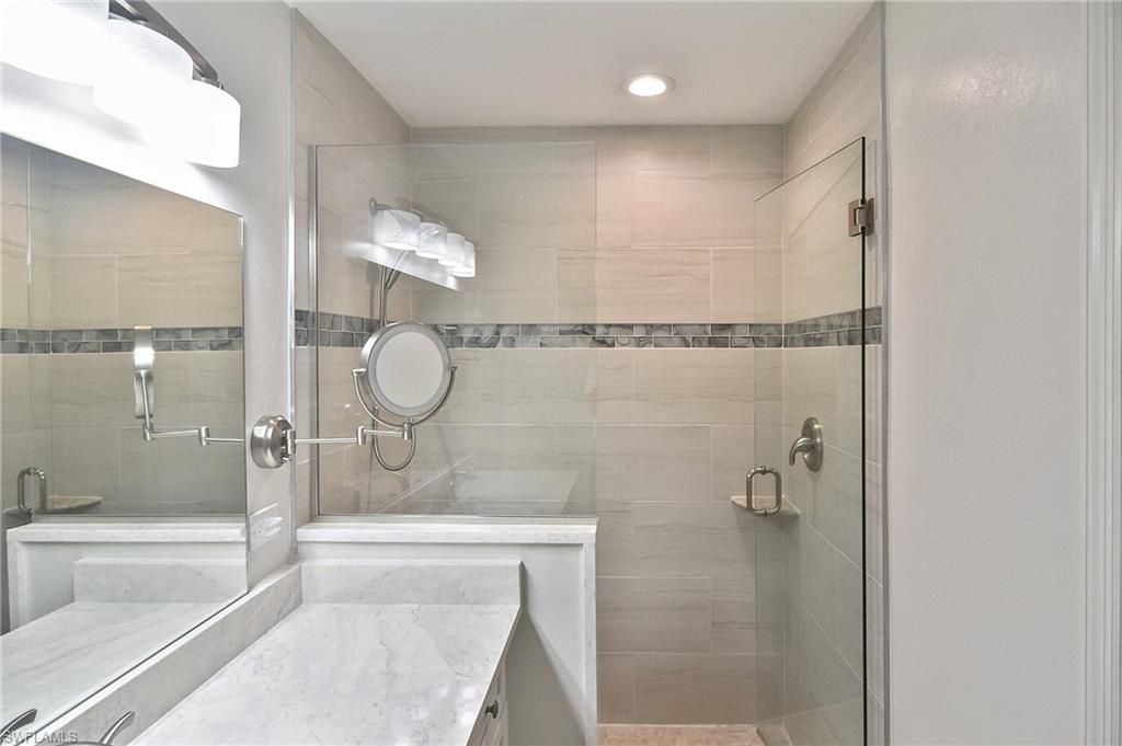 8076 Queen Palm Ln, Unit 436, Fort Myers, FL 33966 Photo