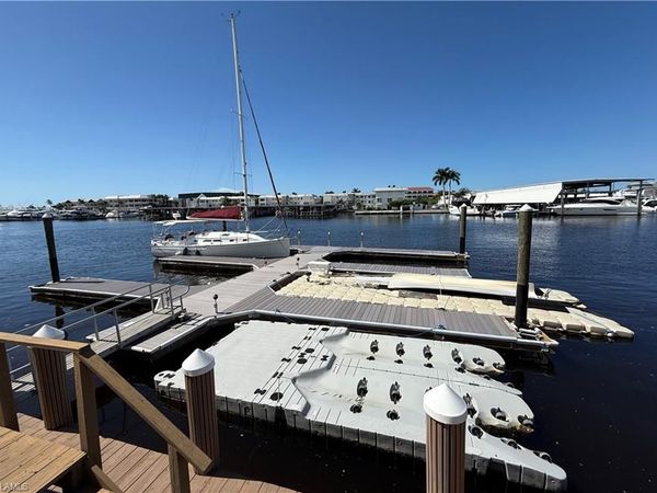 800 River Point DR, Unit 534, NAPLES, FL 34102