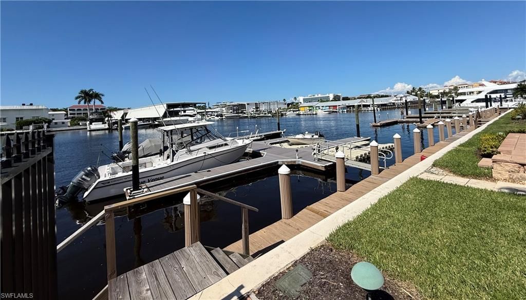 800 River Point Dr, Unit 534, Naples, FL 34102 Photo