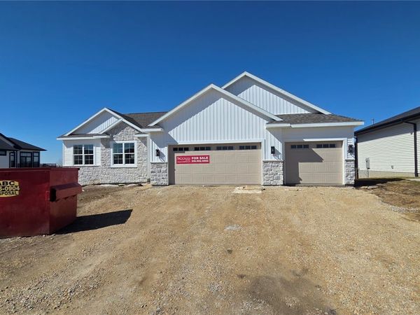 7052 Stags Leap, Marion, IA 52302