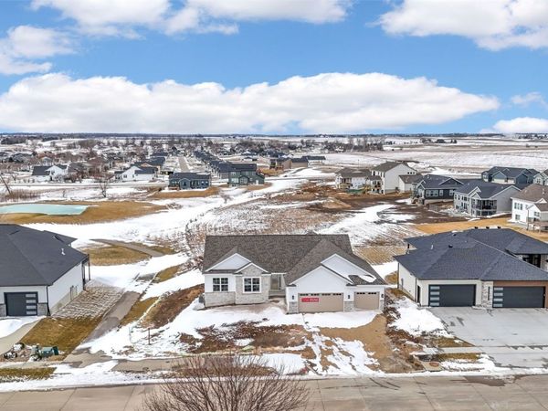 7052 Stags Leap, Marion, IA 52302