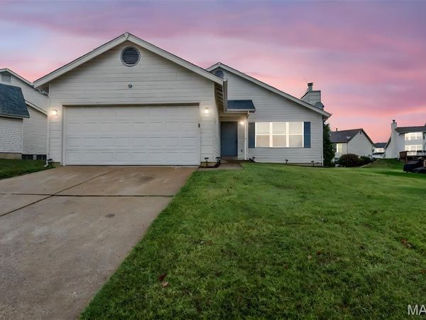 14428 Williamsburg Manor Drive, Florissant, MO 63034