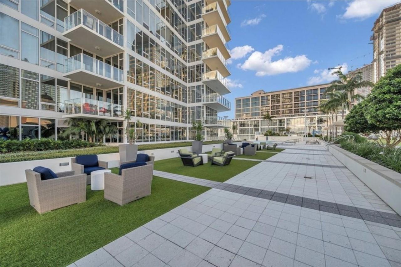 175 1st Street S, Unit 404, Saint Petersburg, FL 33701 Photo