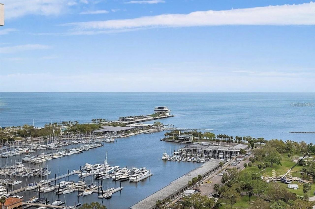 175 1st Street S, Unit 404, Saint Petersburg, FL 33701 Photo