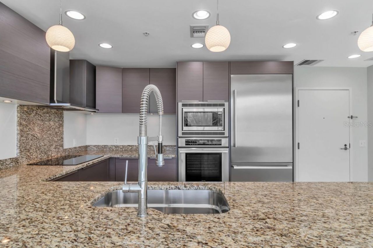 175 1st Street S, Unit 404, Saint Petersburg, FL 33701 Photo