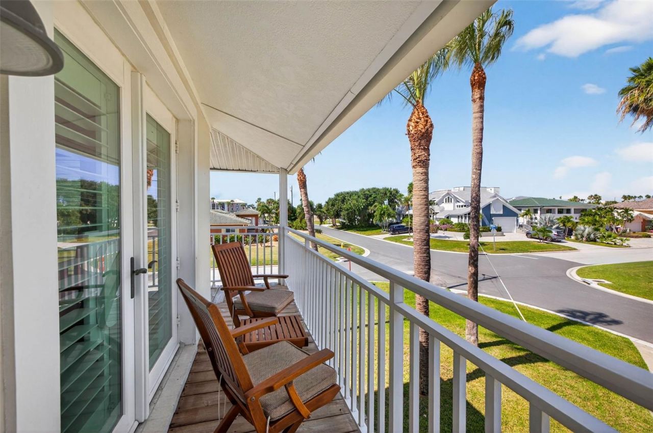 2605 Hibiscus Drive W, Belleair Beach, FL 33786 Photo