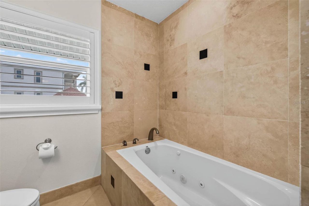 2605 Hibiscus Drive W, Belleair Beach, FL 33786 Photo