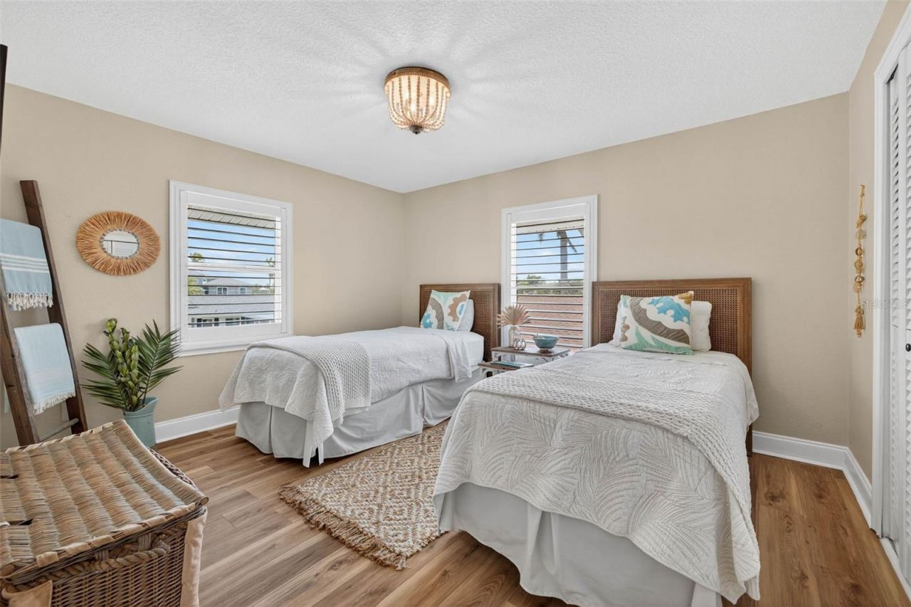 2605 Hibiscus Drive W, Belleair Beach, FL 33786 Photo