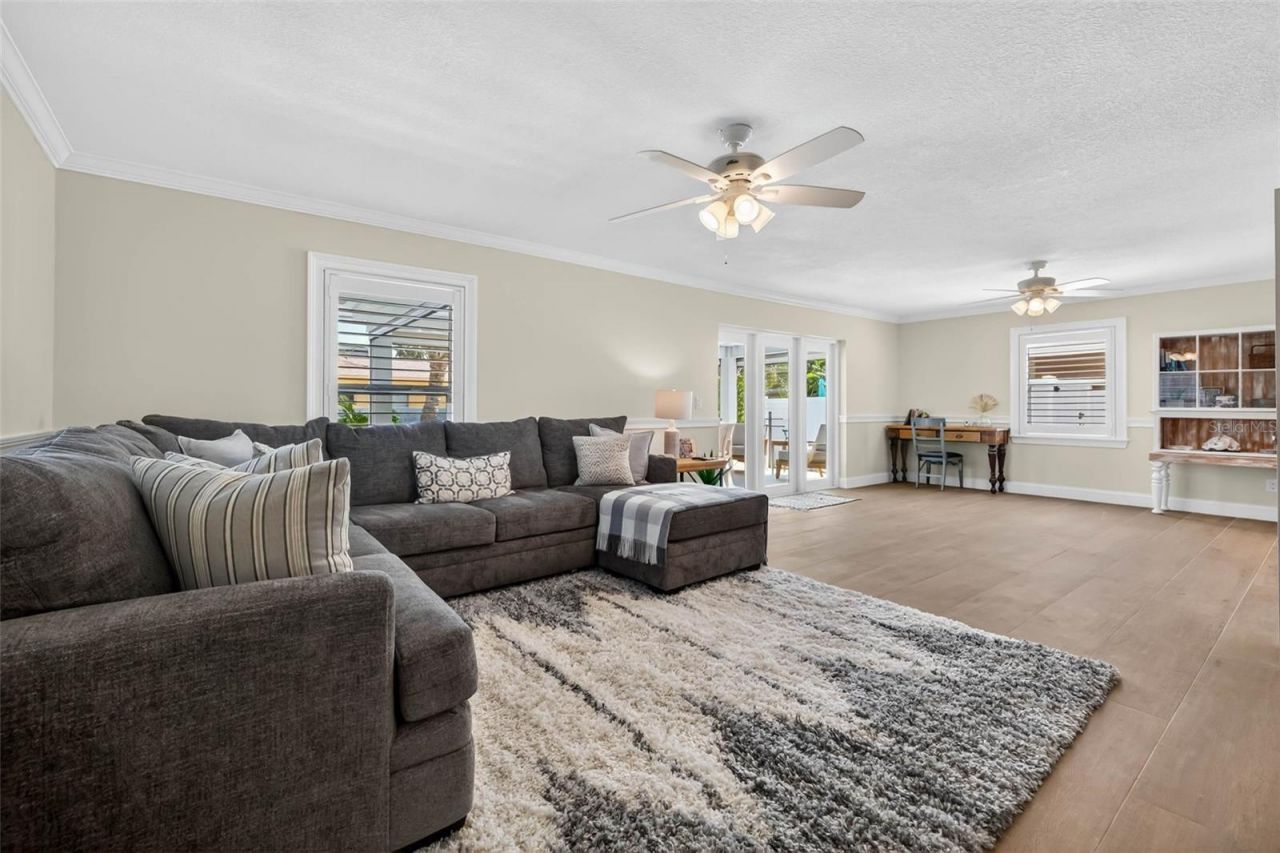 2605 Hibiscus Drive W, Belleair Beach, FL 33786 Photo