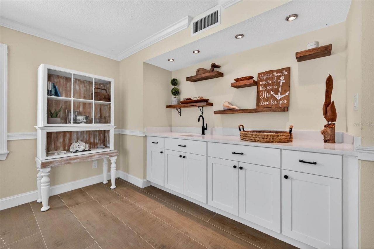 2605 Hibiscus Drive W, Belleair Beach, FL 33786 Photo