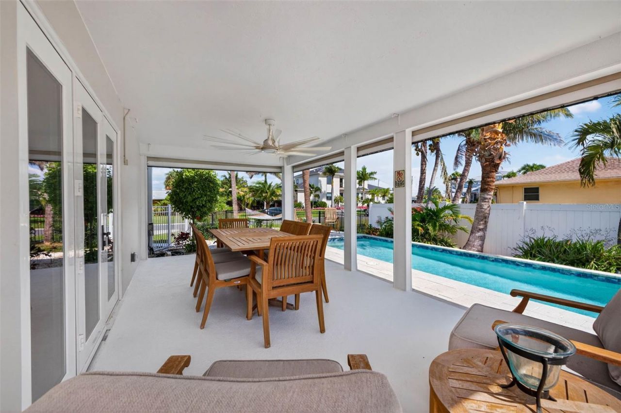 2605 Hibiscus Drive W, Belleair Beach, FL 33786 Photo