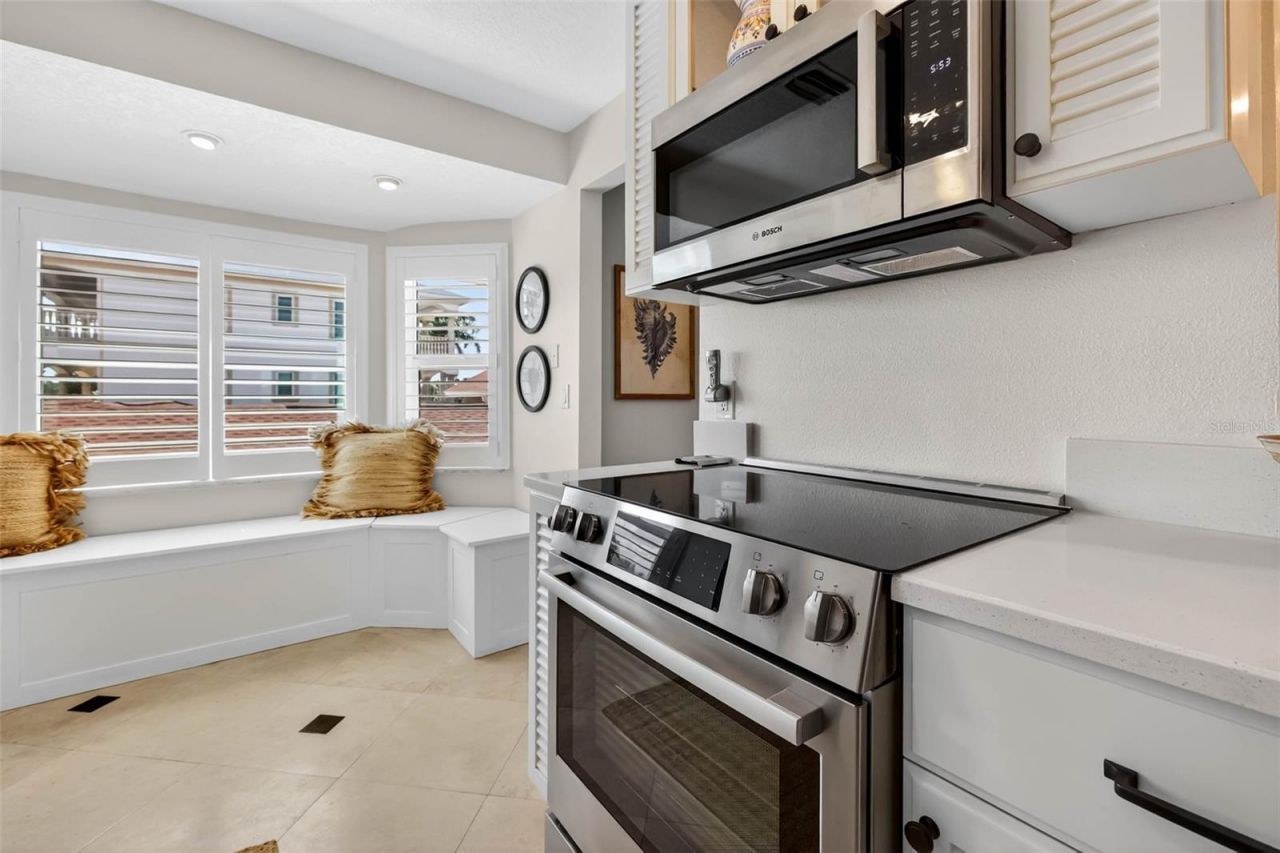 2605 Hibiscus Drive W, Belleair Beach, FL 33786 Photo