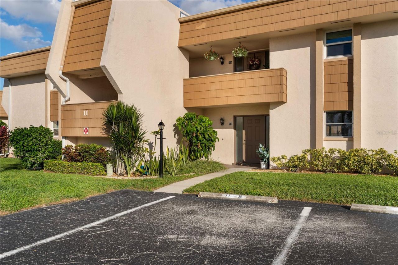1080 Bal Harbor Boulevard, Unit 11B, Punta Gorda, FL 33950 Photo