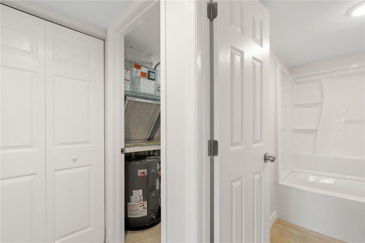 1080 Bal Harbor Boulevard, Unit 11B, Punta Gorda, FL 33950 Photo