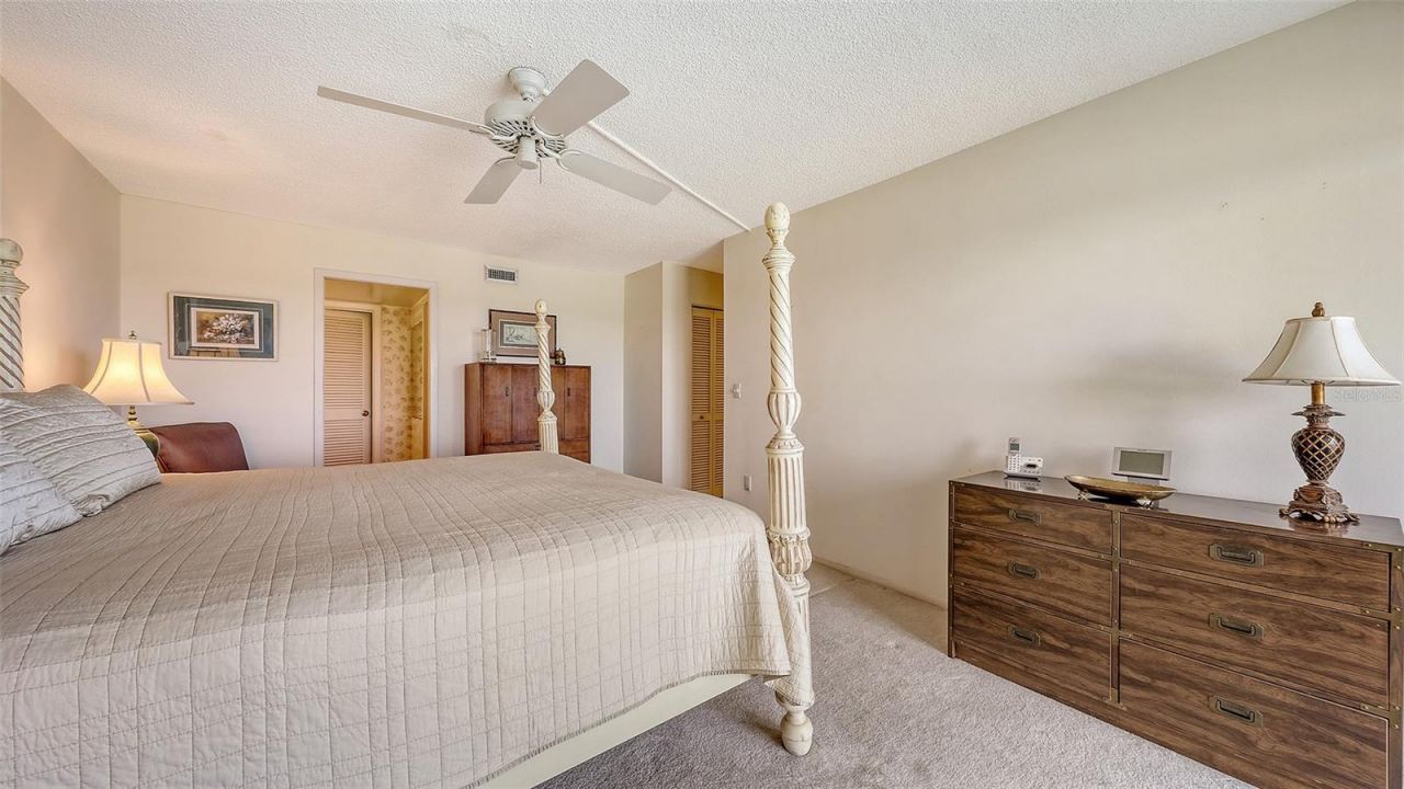 9393 Midnight Pass Road, Unit P4, Sarasota, FL 34242 Photo