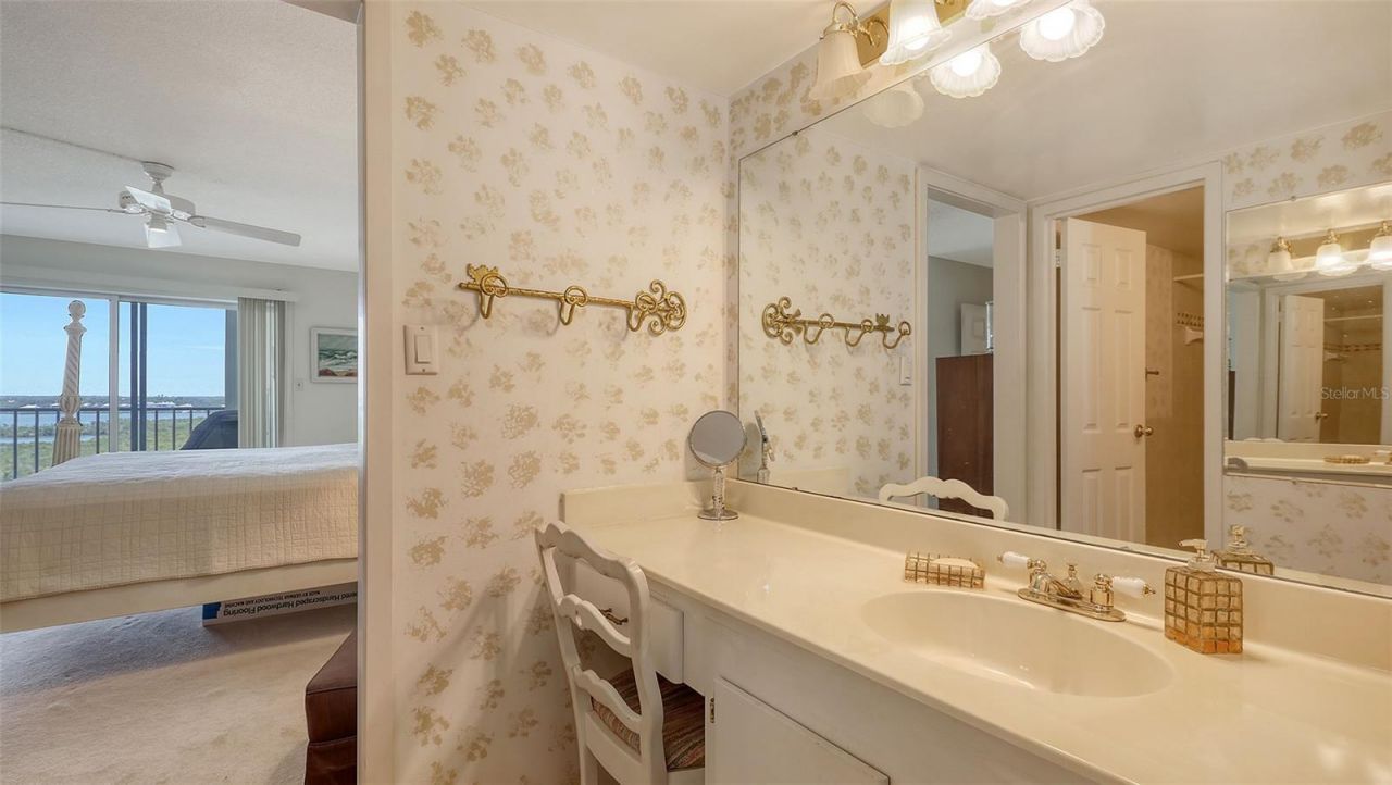 9393 Midnight Pass Road, Unit P4, Sarasota, FL 34242 Photo